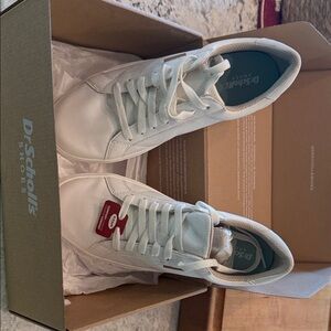 Dr. Scholl's Classic White Lace-Up Shoes